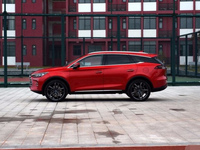 比亞迪再次啟用字母車標，全新一代唐配置下血本，一條輪胎兩千塊