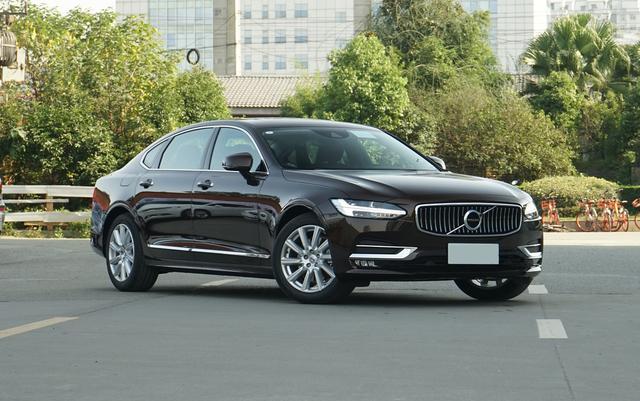 被“車標”拖累的豪車，長近5米1，檔次不輸A6，卻降6-8w比A4更值