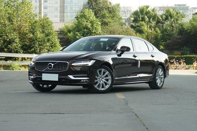 被“車標”拖累的豪車，長近5米1，檔次不輸A6，卻降6-8w比A4更值