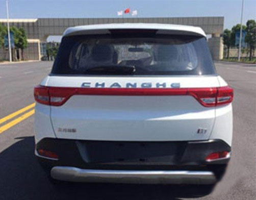 8萬塊買一國產神車，外觀像路虎，車標像長安，一說車名就像當老板！