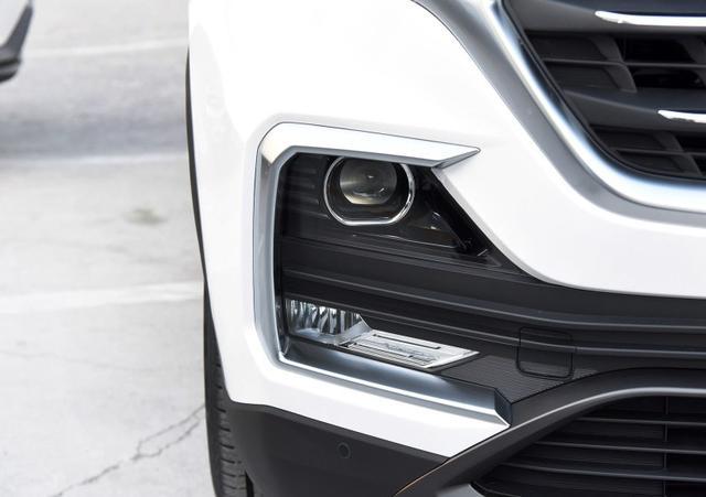 車標讓國人豎大拇指！全系ESP，頂配也就11萬，這車造的良心了！