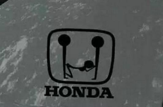 “很黃很暴力”的惡搞車標，雷諾車標較無法直視