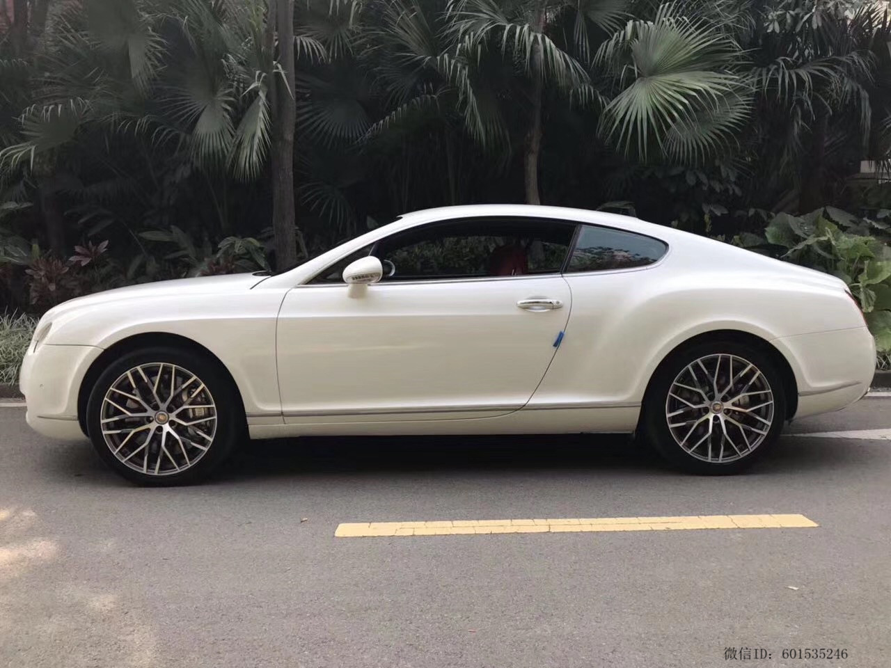 車標值200萬, 內飾值100萬, 38萬還買什么奔馳寶馬奧迪? 選他準沒錯。