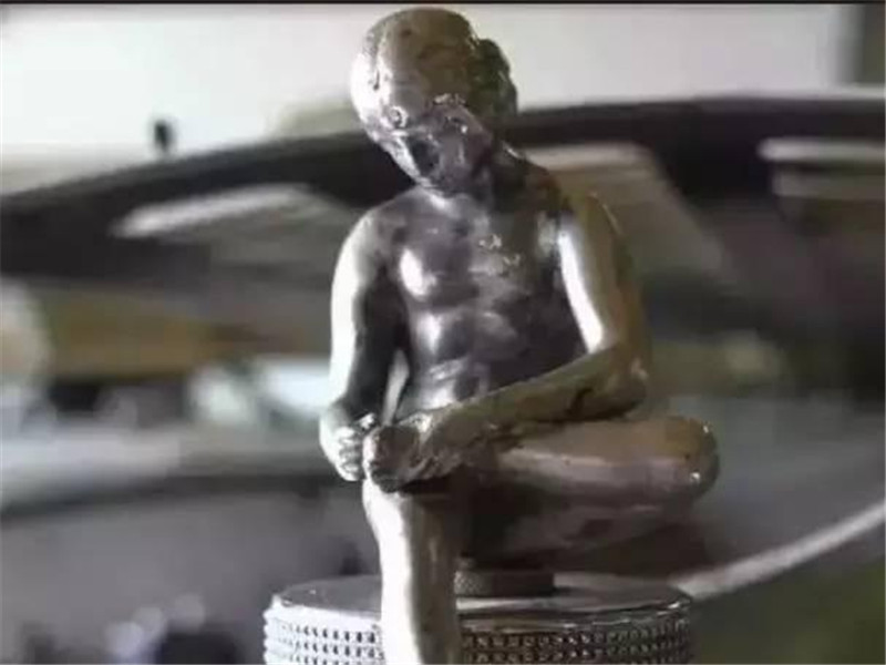 盤點(diǎn)全球“較丑”車標(biāo)，第2個(gè)修改過40次，第3個(gè)不忍直視！