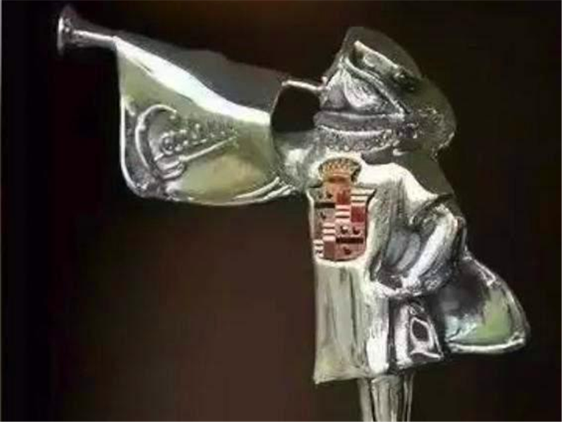 盤點(diǎn)全球“較丑”車標(biāo)，第2個(gè)修改過40次，第3個(gè)不忍直視！