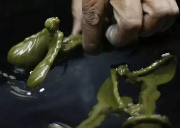 你真以為勞斯萊斯車標(biāo)是水晶做的？看完后我震驚了