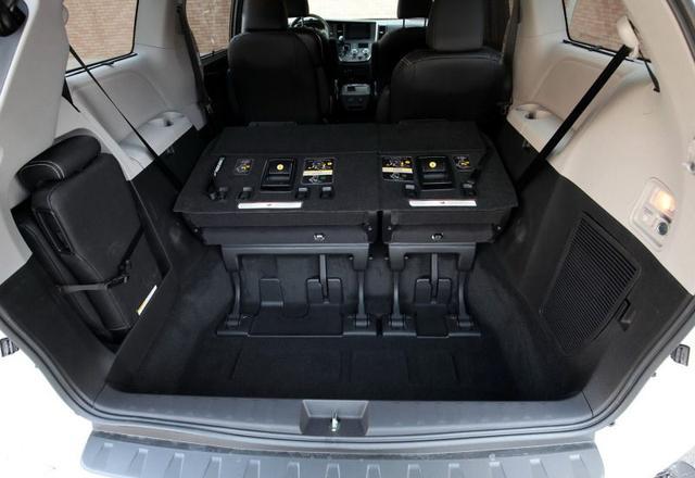 車標(biāo)都認(rèn)識(shí)但車卻沒啥人認(rèn)識(shí)，用V6賣45萬(wàn)的高端貨