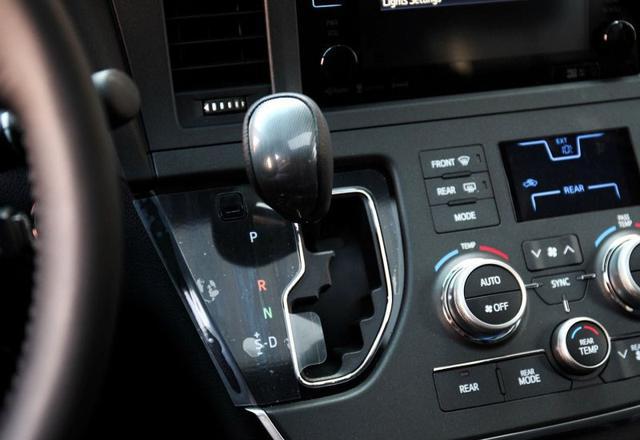 車標(biāo)都認(rèn)識(shí)但車卻沒啥人認(rèn)識(shí)，用V6賣45萬(wàn)的高端貨