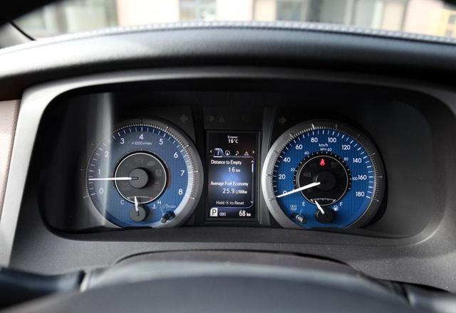 車標(biāo)都認(rèn)識(shí)但車卻沒啥人認(rèn)識(shí)，用V6賣45萬(wàn)的高端貨