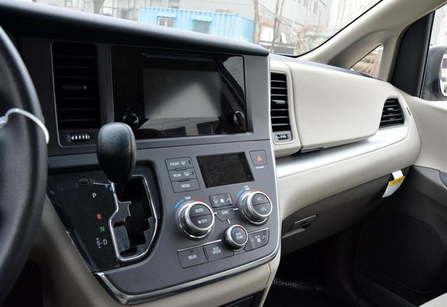 車標(biāo)都認(rèn)識(shí)但車卻沒啥人認(rèn)識(shí)，用V6賣45萬(wàn)的高端貨