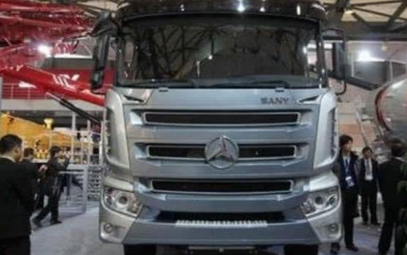  因?yàn)檐嚇?biāo)太像，奔馳告這家國(guó)產(chǎn)車5次都以失敗告終，無(wú)奈認(rèn)輸