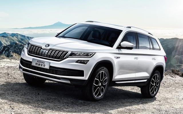 撕開斯柯達發動機車標，下面居然還有個大眾標？