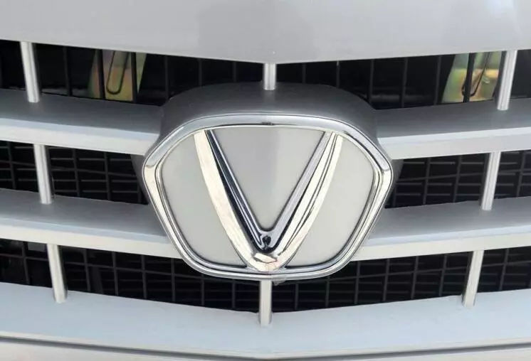 看到這3種車標別慌，雖然它們極少見但絕對算不上豪車！