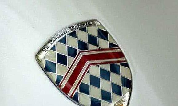 十大“盾形”車標，認出“別克”不算啥，全認識送“榨菜”！