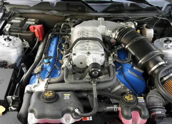 車標是條眼鏡蛇，和五菱一樣的換擋操作，118.8萬，保時捷見了也不敢惹