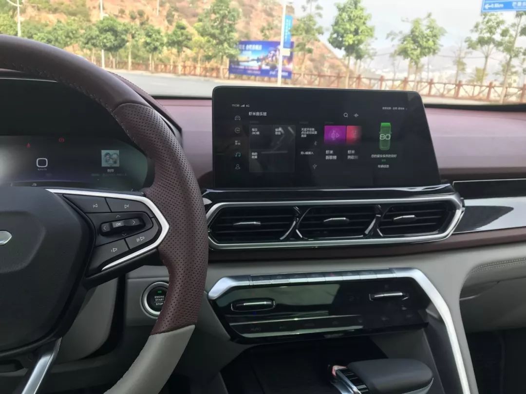 蓋上車標(biāo)，你能猜到他是誰嗎？