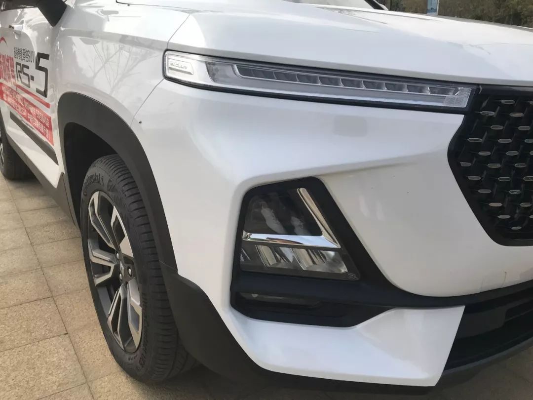 蓋上車標(biāo)，你能猜到他是誰嗎？