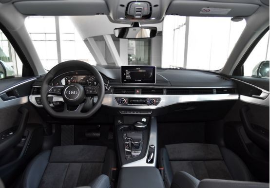 看了車標就想買，這車直降1.2萬僅27.8萬，比奔馳C級還漂亮