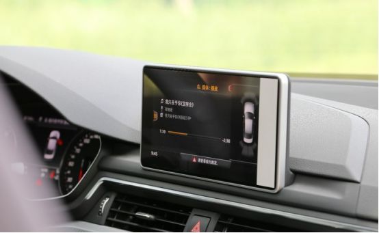 看了車標就想買，這車直降1.2萬僅27.8萬，比奔馳C級還漂亮