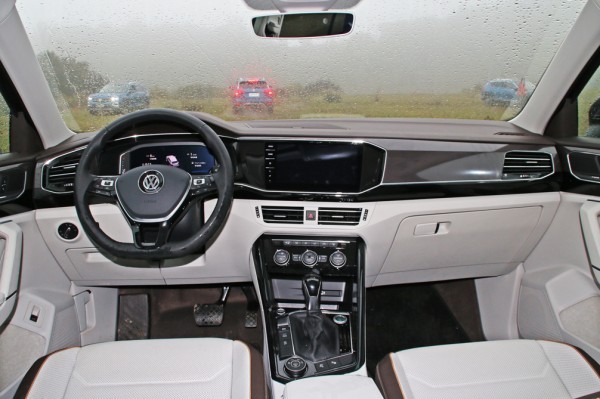 只有車標是國外的 這些“專供車”你會買么？