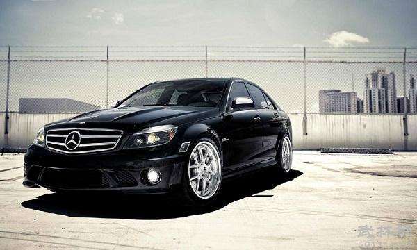 因車標與奔馳太像, 被奔馳告了3次都勝訴! 網友: 奔馳這次尷尬了