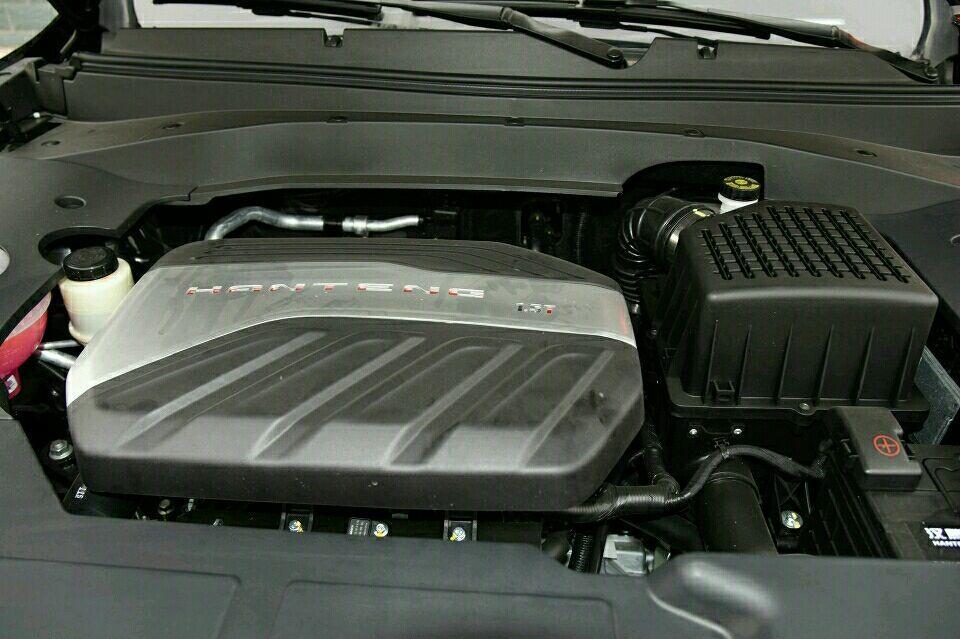 車標也是馬，乍一看以為法拉利，這臺SUV售價7萬多有意思