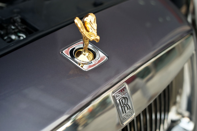 過年回家看到這5款車標汽車，請躲遠點！不然賣房子可能都不夠賠