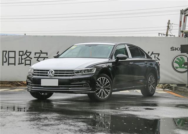 又一豪車被車標拖后腿！品質超寶馬5系，跌至26.8萬，卻無人問津