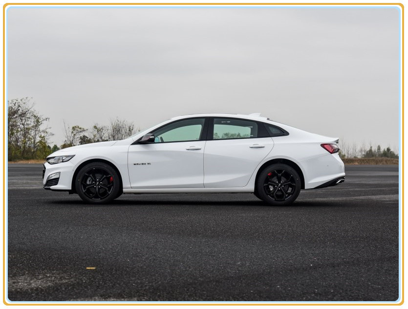 被車標害慘的B級車！車長4米9+進口發動機，跌破13萬，比雅閣厚道