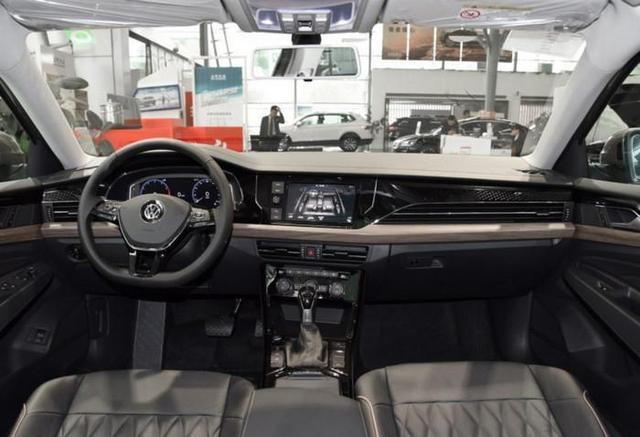 “車標下帶字母”的大眾要火！2個月狂銷3萬臺，16萬就能入手