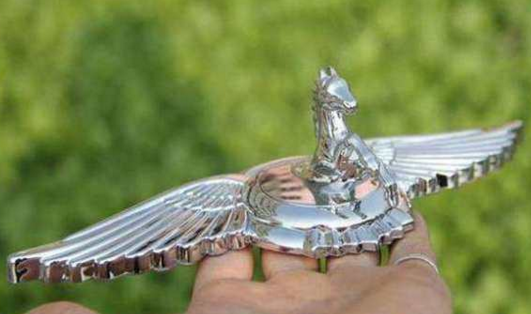 寶駿終于換掉“寶驢”車標，全新車標絲毫不輸勞斯萊斯！