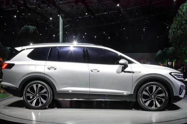 帶“LED車標”大眾來了，超5米的車身配“虎爪”大燈，還是7座版