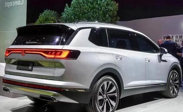 帶“LED車標”大眾來了，超5米的車身配“虎爪”大燈，還是7座版