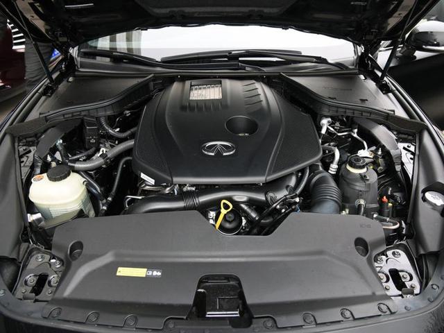 車標像奇瑞，雙門設計，售45萬，用的是奔馳發動機