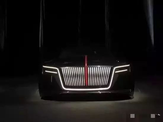 紅旗終于發(fā)威了，全新徽標(biāo)不愧是國(guó)產(chǎn)較美車標(biāo)，太漂亮了！