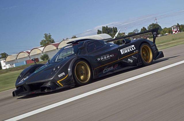 一起來膨脹一下！七大超跑品牌車標背后的故事你知道的有多少？