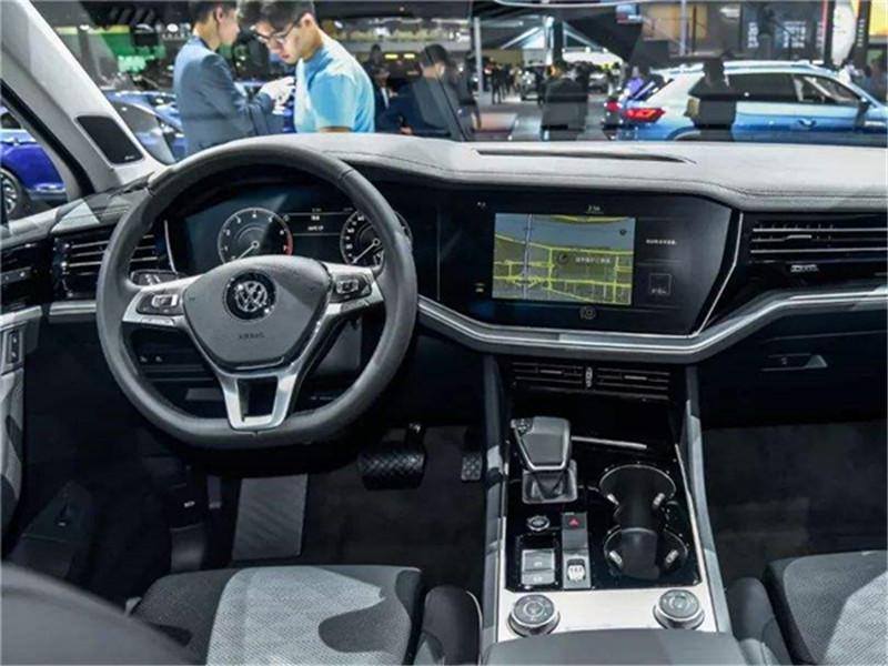 車標真的很重要它與卡宴不相上下看外表卻只值20萬