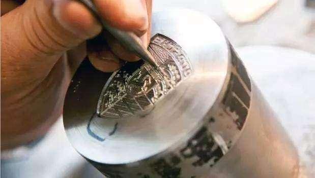 保時捷的車標原來是這么做的，難怪這么霸氣！