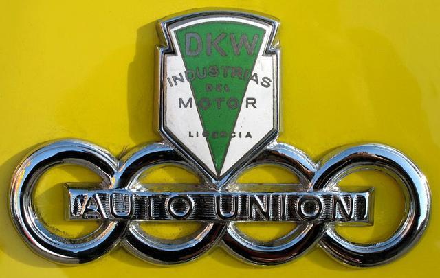 別嘲笑國產車logo！豐田、奧迪、奔馳過去logo更丑，也是不斷改進