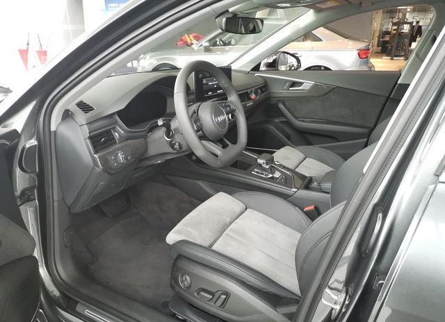 車標是國人較愛，比寶馬3系帥氣，破百6.6秒，30.58w起