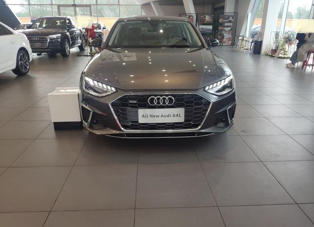 車標是國人較愛，比寶馬3系帥氣，破百6.6秒，30.58w起