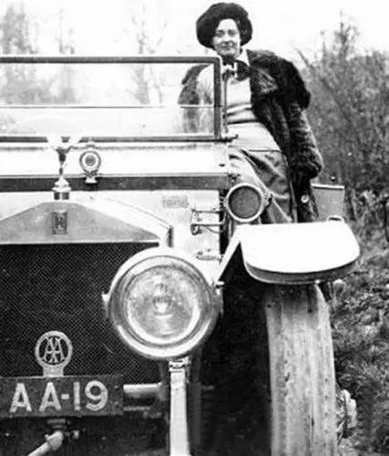 每款豪車LOGO背后都有一段不為人知的動人故事