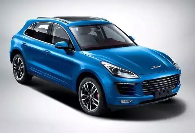 車主將車標(biāo)志換成自己名字，并且在車牌下還安裝88888“牌照”！