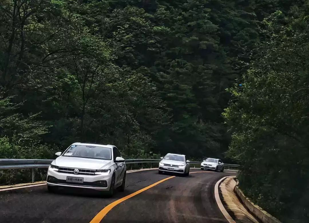 這款車除了LOGO和以前一樣，別的都變了