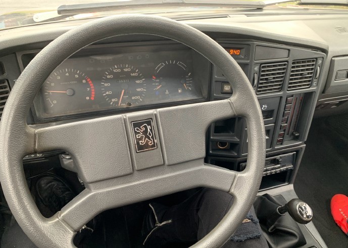 廣州唯一一臺標志505，致敬老車標志旗艦