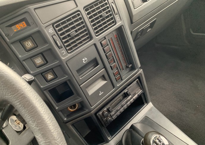 廣州唯一一臺標志505，致敬老車標志旗艦