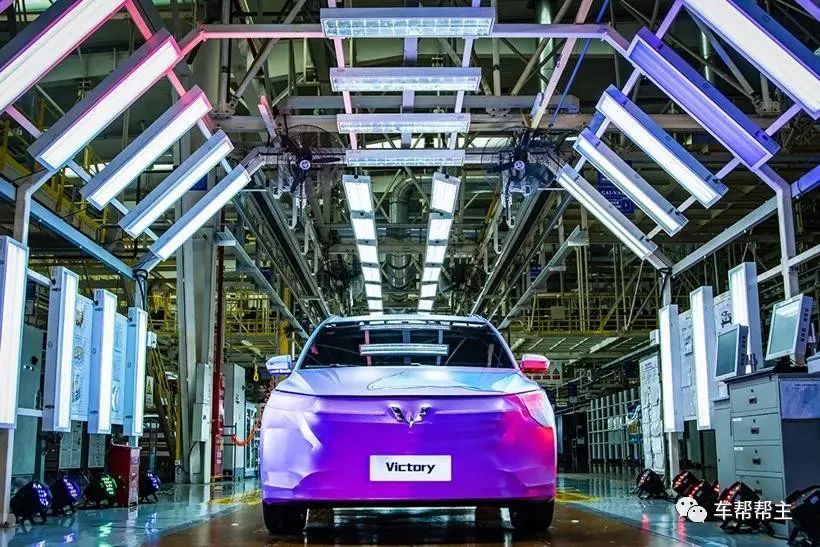 五菱汽車LOGO“換色”了，全球銀標(biāo)正式亮相！首款新車五菱Victory下線