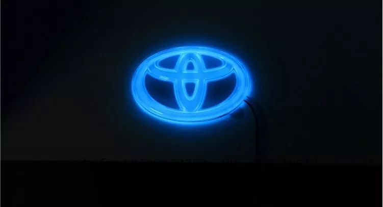 時隔30年豐田再換車標，這新LOGO能晃瞎你！