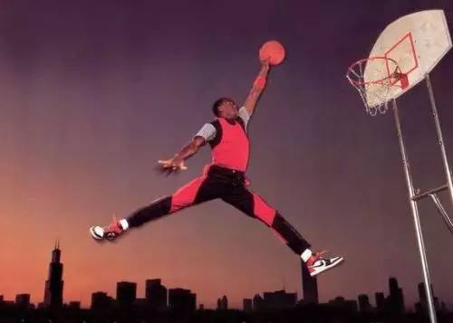 這是誰的專屬logo？