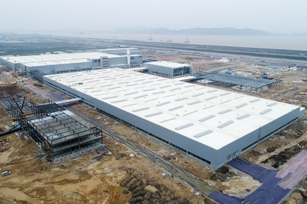 加持極光動態logo的威馬首款量產車發布，20萬元起如何讓你用的爽